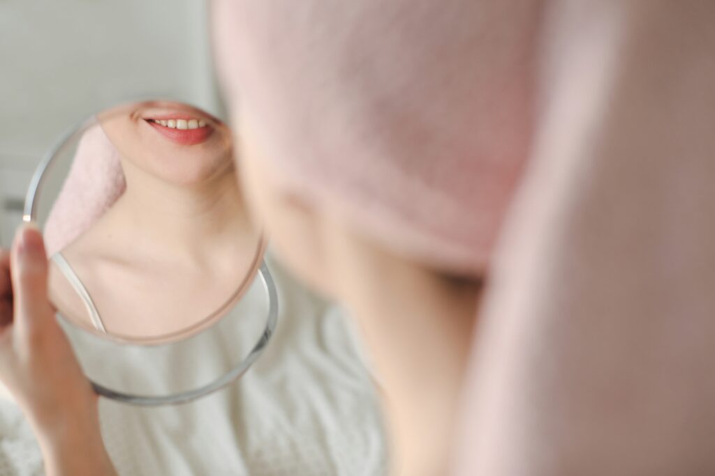 Cosmetic Dentist - TrendWaveDaily