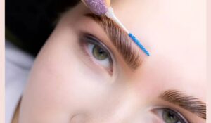 Eyebrow Waxing vs. Threading: Which Is Better?